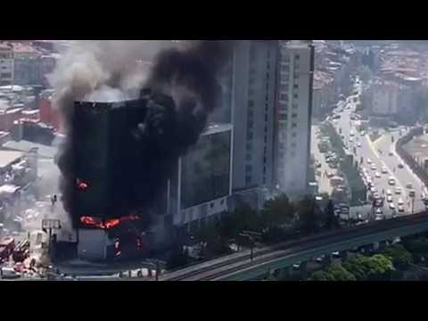 Building catches fire in Istanbul