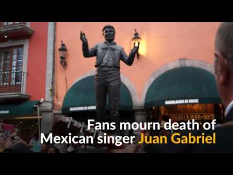 Fans in Mexico mourn death of musical icon Juan Gabriel