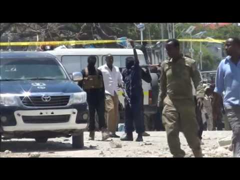 At least 10 dead in Somali car bomb blast