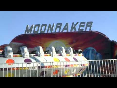Malfunction leaves riders dangling at amusement park