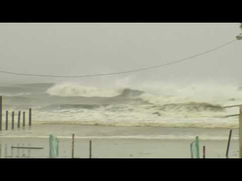 Hurricane Matthew lashes Daytona Beach