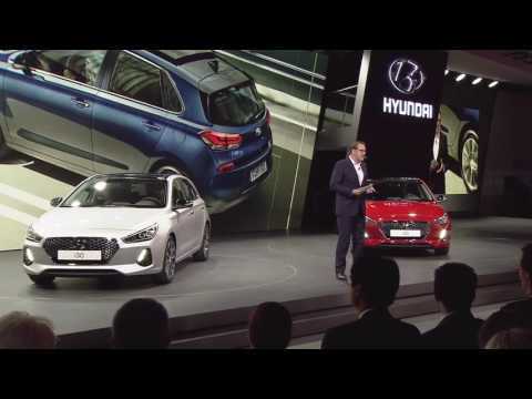 Hyundai i30 Reveal at the Paris Motor Show 2016 | AutoMotoTV