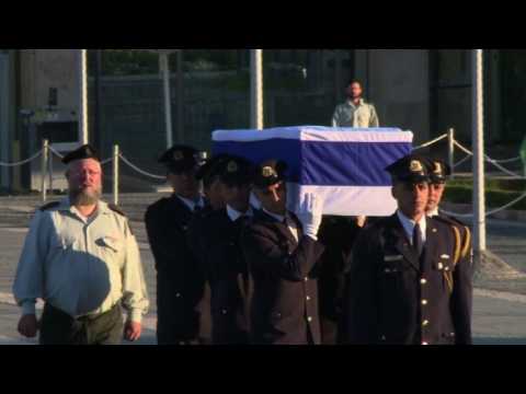 Peres to lie in state as Israel honours last founding father