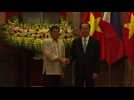 Philippines leader Duterte meets Vietnamese counterpart - Label : AFPTV - First images - Category : News