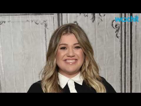VIDEO : Kelly Clarkson Not Interested in Having More Kids