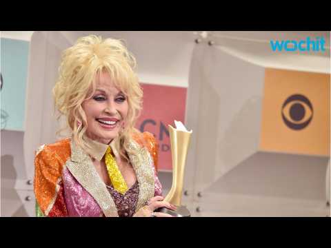 VIDEO : Dolly Parton To Receive Huge Honor At CMA's