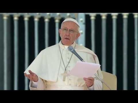 Pope prays for quake victims