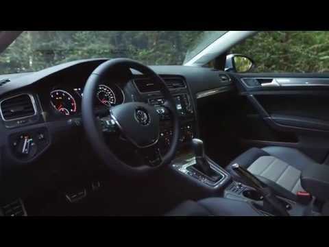 2017 Volkswagen Golf Alltrack Interior Design | AutoMotoTV