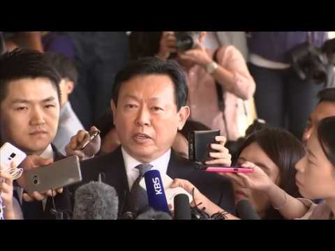 Lotte boss questioned in S Korea corporate probe