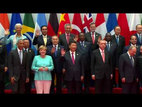 World leaders pose for G20 photos