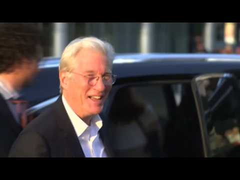 Richard Gere shines on red carpet for 'Norman' premiere