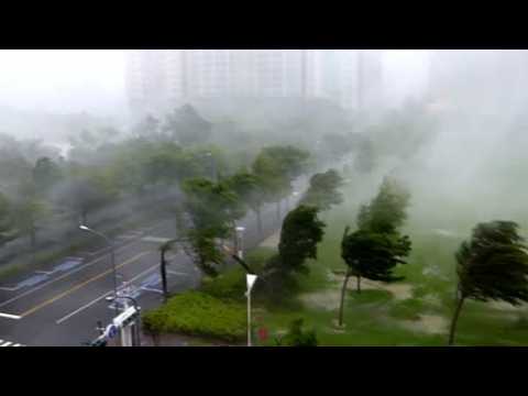 Eyewitness videos show Typhoon Meranti battering Taiwan
