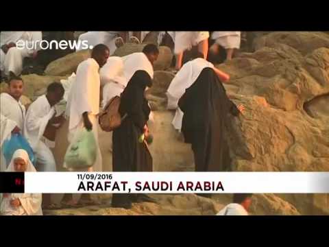 Saudi Arabia: Hajj pilgrims head to Mount Arafat