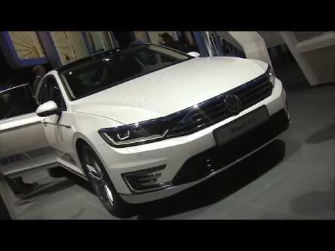 The new Volkswagen Passat GTE presented at 2016 Paris Motor Show | AutoMotoTV