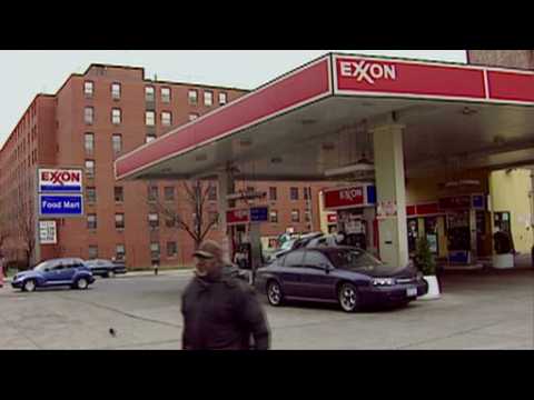 Exxon, Chevron beat earnings forecasts