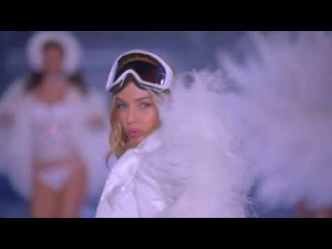 New 'Angels' walk Victoria's Secret fashion show