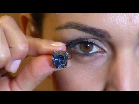Rare blue diamond sets new world record