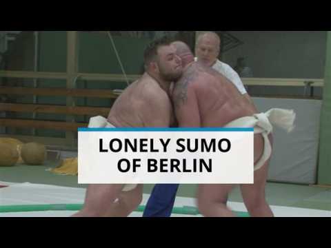 Berlin's 'Lonely Sumo' no longer that lonely