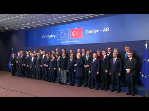 Declaring 'new beginning,' EU and Turkey seal migrant deal
