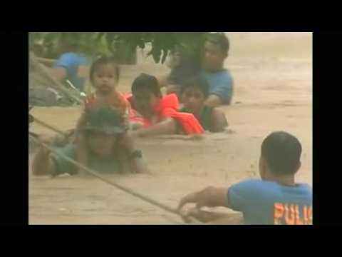 Thousands displaced as Typhoon Koppu hovers over the Philippines
