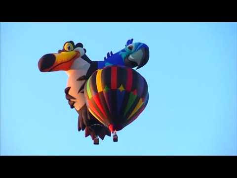 Hot air balloons launched for festival in Mexico