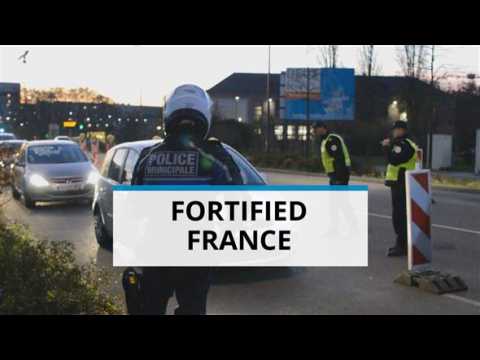 French borders: Queues and tightened security