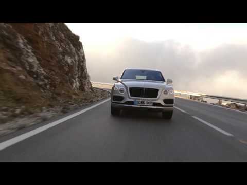 Bentley Bentayga Diesel - Driving Video in White Sand | AutoMotoTV