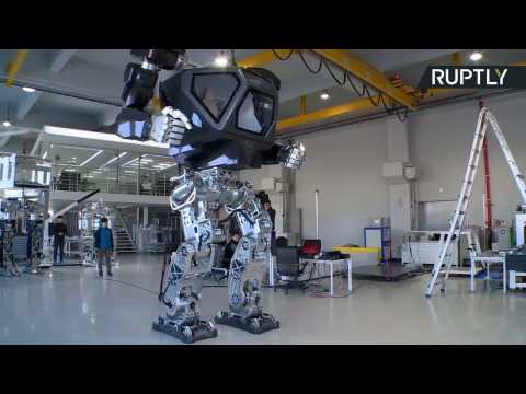 Real Life Avatar! Giant Manned Robot Takes First Steps