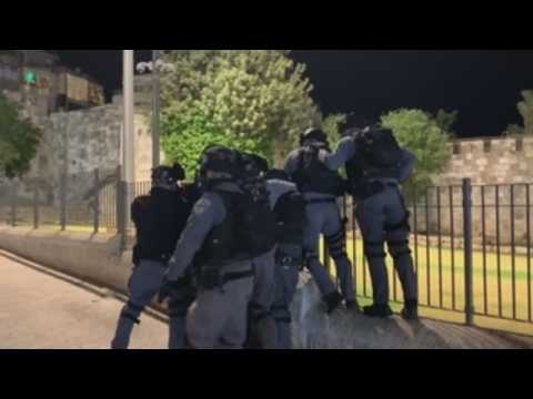 Clashes erupt between Palestinians, Israeli police in Jerusalem