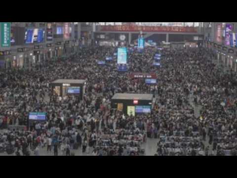 Millions of Chinese head home to celebrate Labor Day holiday