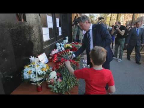 St. Petersburg remembers those killed in Kazan school shooting