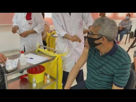 Vaccination program for teachers begins in Tunisia