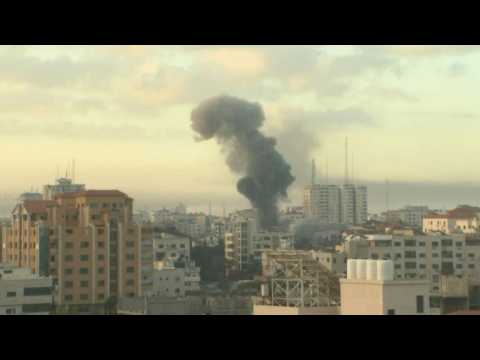 Gaza hit by Israeli air strikes