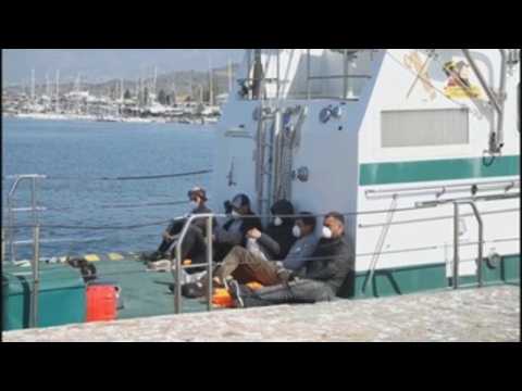 Small boat with six North Africans intercepted near the coast of Granada