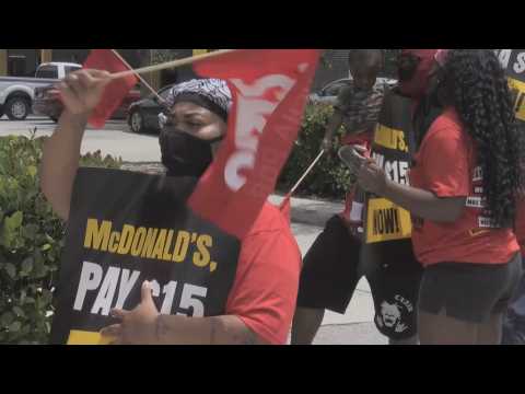 McDonald's workers protest $ 15 an hour wage in Fort Lauderdale