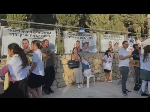 Protests to support of Israeli forces near the Israeli prime minister's office