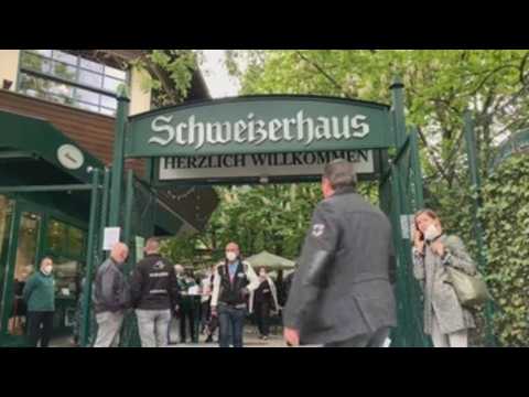 Bars and restaurants reopen in Austria