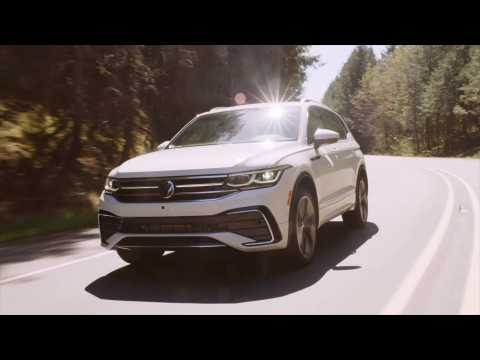 2022 Volkswagen Tiguan SEL R-Line in Oryx White Driving Video
