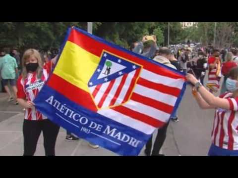 Atletico Madrid fans celebrate La Liga title in Neptuno square