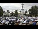 Worshippers join Eid prayers in Pakistan - Label : AFPTV - First images - Category : News
