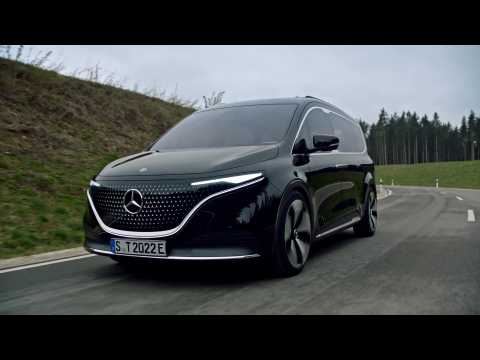 The all-new Mercedes-Benz Concept EQT Driving Video