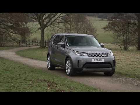 The new Land Rover Discovery SE D300 MHEV Design in Eiger Grey