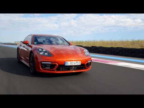 Porsche Panamera Turbo S E-Hybrid Papaya Metallic Driving Video