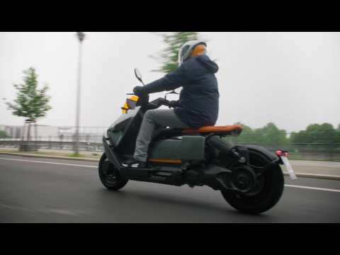 The new BMW CE 04 Riding video
