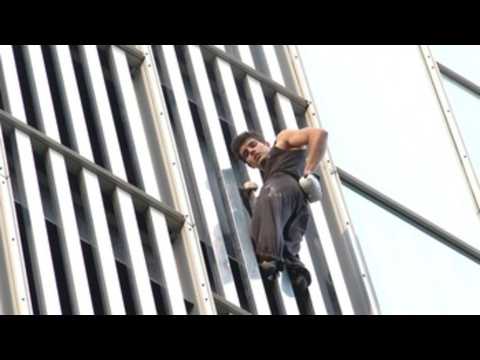 Young Frenchman free-climbs 29-story Spanish hotel in Barcelona
