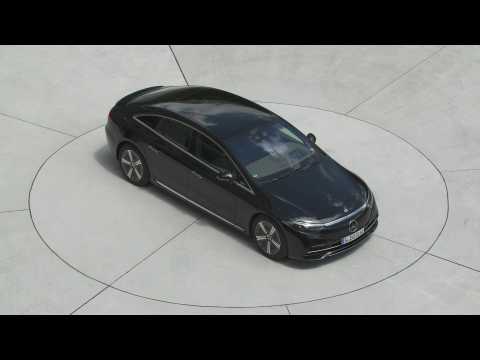 The new Mercedes-Benz EQS 580 4MATIC in Obsidian black Driving Video