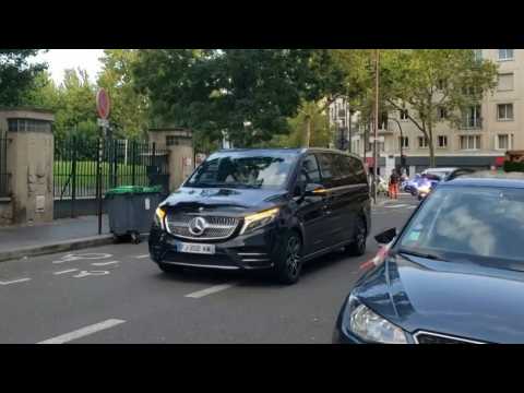 Football: Lionel Messi arrives at Parc des Princes