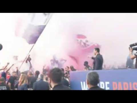 Lionel Messi greets fans outside PSG's Parc des Princes