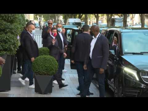 Football: Messi leaves Paris hotel for presentation at Parc des Princes