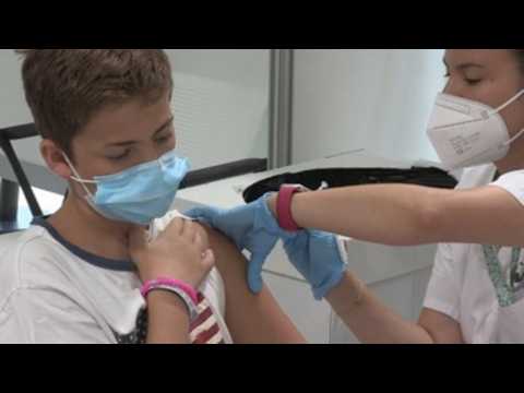 Madrid begins to vaccinate people over 12 years old